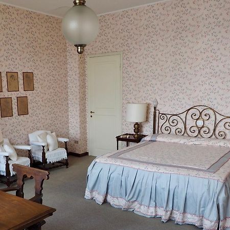Casa Mondadori Bed & Breakfast Meina Dış mekan fotoğraf